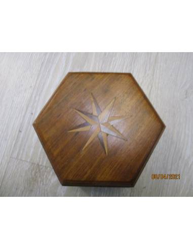 Boîte en bois hexagonale, 14cm