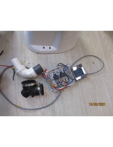 Reinstrom toilet w/ pump m-24Rgr
