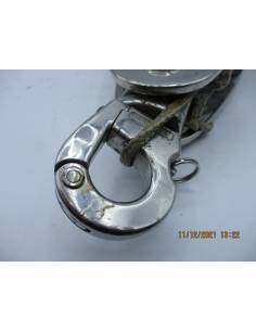 Polea inox LEWMAR 155HL c/mosqueton para cabo 24/30mm