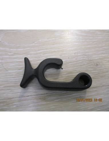 Clip sujeta defensas tubo negro