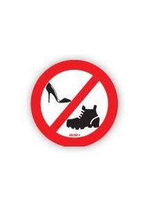 Pegatina prohibido calzar zapatos