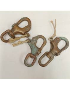 Karabinerhaken mit einer breite von mehr als 10 mm