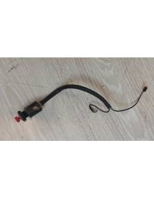 Homme dans l'eau hors-bord Honda BF2.3D 4 fois