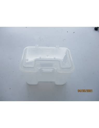 Box for live bait (aerated) + belt hook 11x8x6,5cm