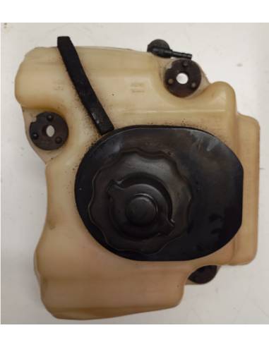 Remplacement du carburant hors-bord Suzuki DF4...