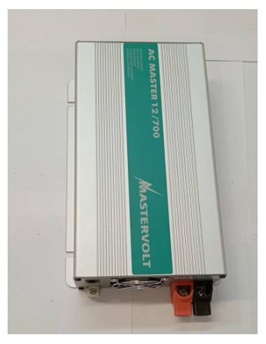 Mastervolt  inverter 12V 700W