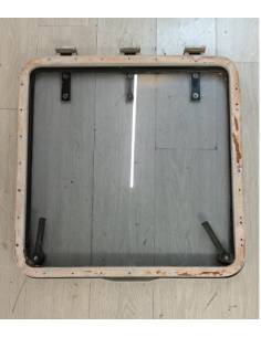 Lewmar escotilla 620x620mm con dos bisagras y cierres 2